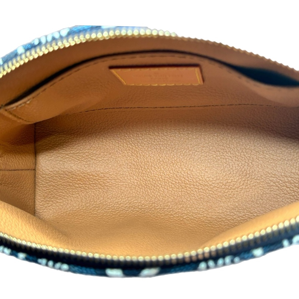 LIMITED EDITION 1854 BLUE COSMETIC POUCH PM Louis Vuitton - Picture 4 of 7